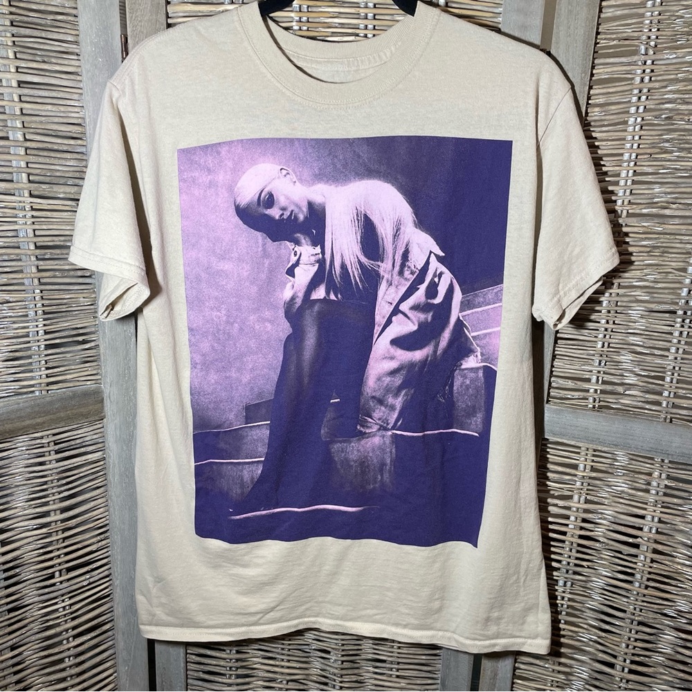 Ariana Grande Sweetener 2019 Concert Tour Tee - size Medium